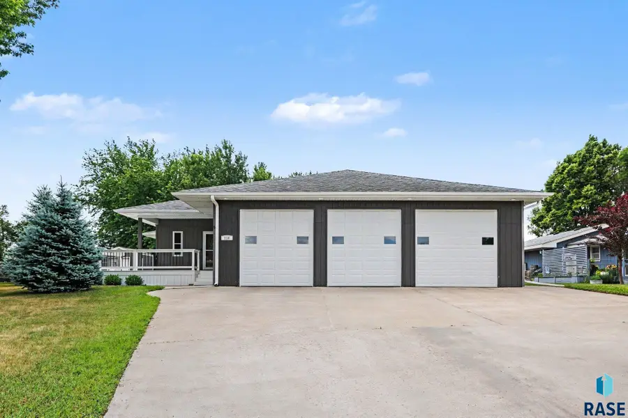 218 Douglas Blvd, Baltic, SD 57003 - #2