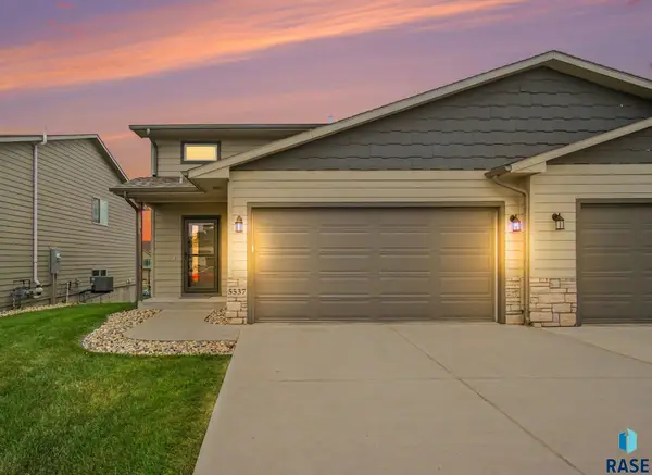 5537 E Brennan Dr, Sioux Falls, SD 57110