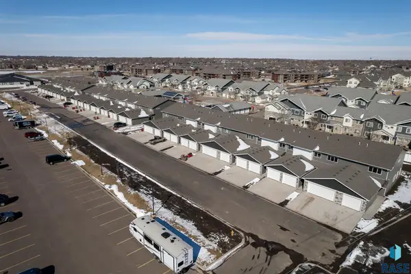 4802 S Hosta Ave, Sioux Falls, SD 57110