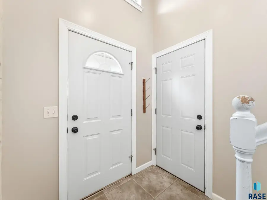7409 W 50th St, Sioux Falls, SD 57106 - #3