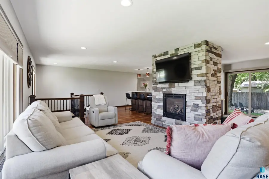 7405 N Cliff Ave, Sioux Falls, SD 57104 - #3