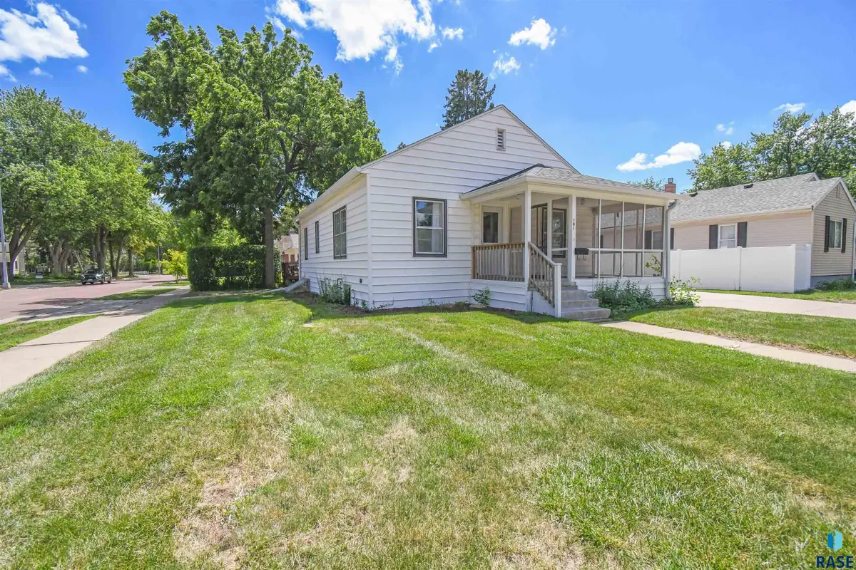 101 W 27th St, Sioux Falls, SD 57105 - #1