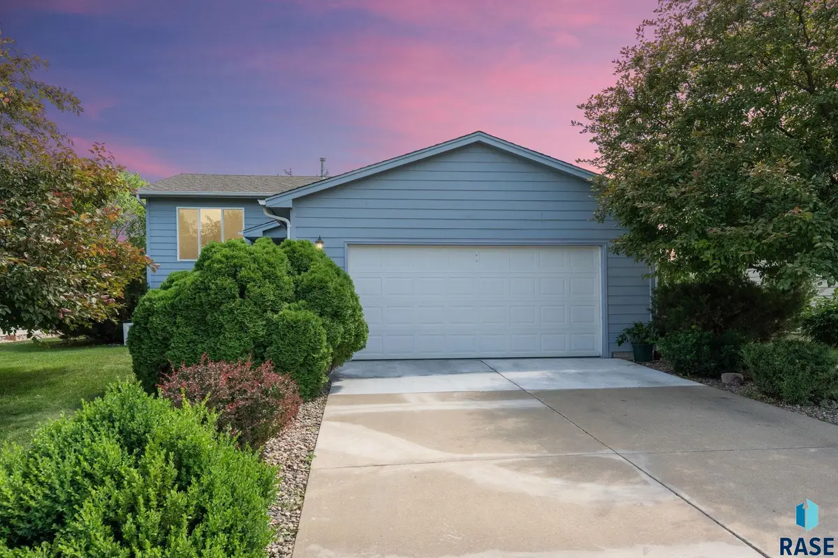 6215 W 66th St, Sioux Falls, SD 57106 - #1