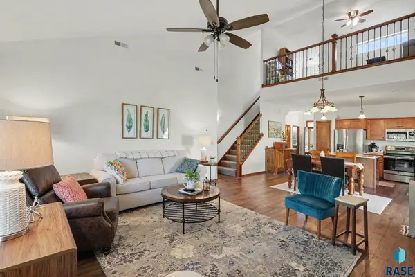 5008 S Winston Ln, Sioux Falls, SD 57108