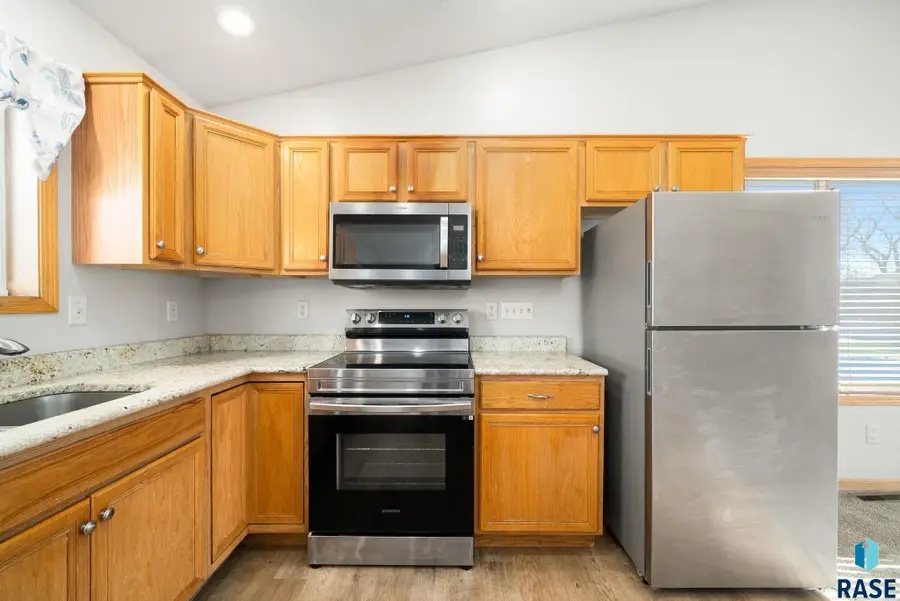 4116 W Newcomb St, Sioux Falls, SD 57108 - #3