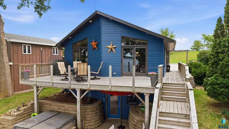 216 Best Point Dr, Madison, SD 57042 - #3