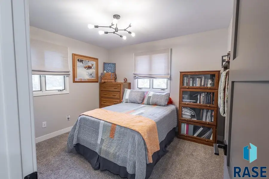 2813 W Costello Rd, Sioux Falls, SD 57105 - #3