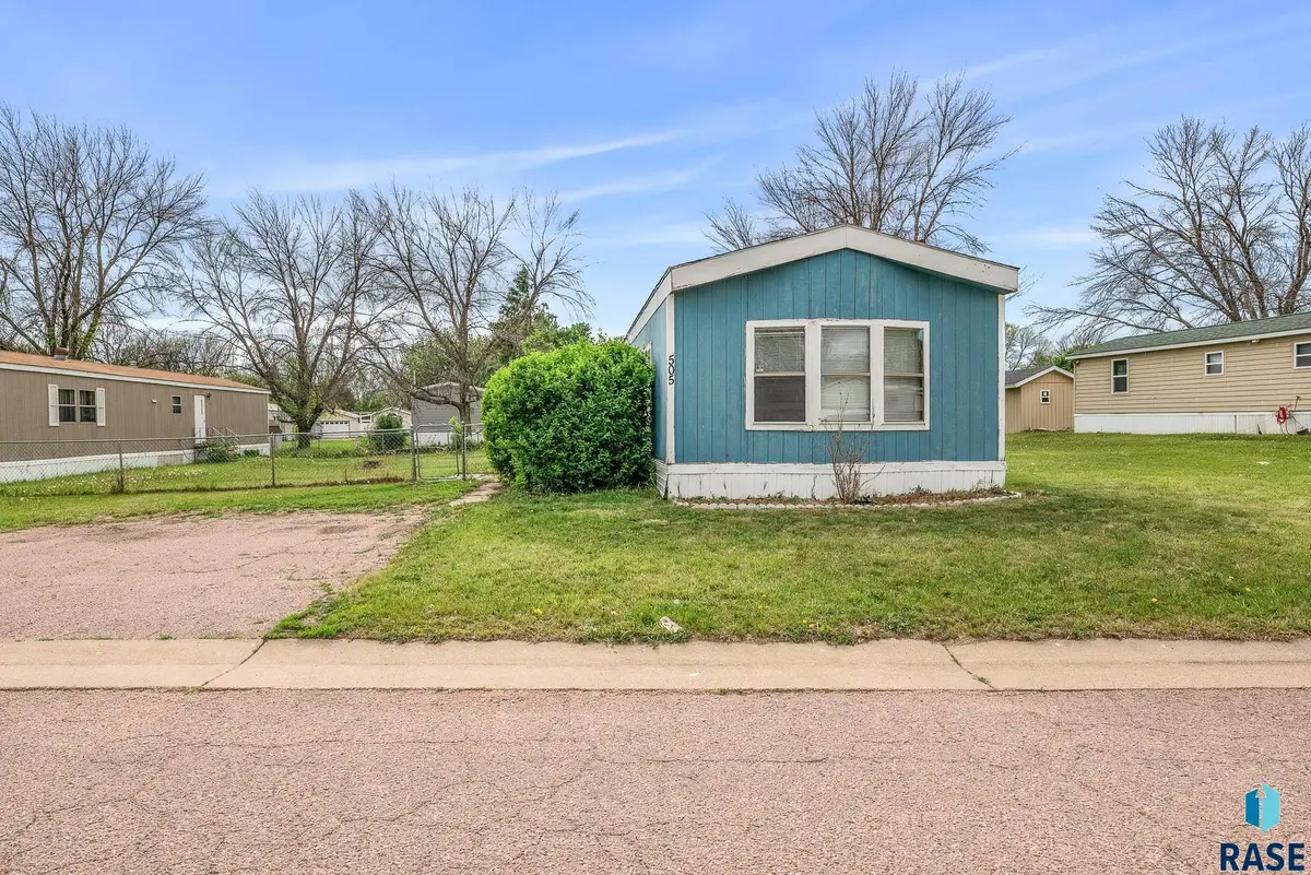 505 N Eagle Pl, Sioux Falls, SD 57107 - #1