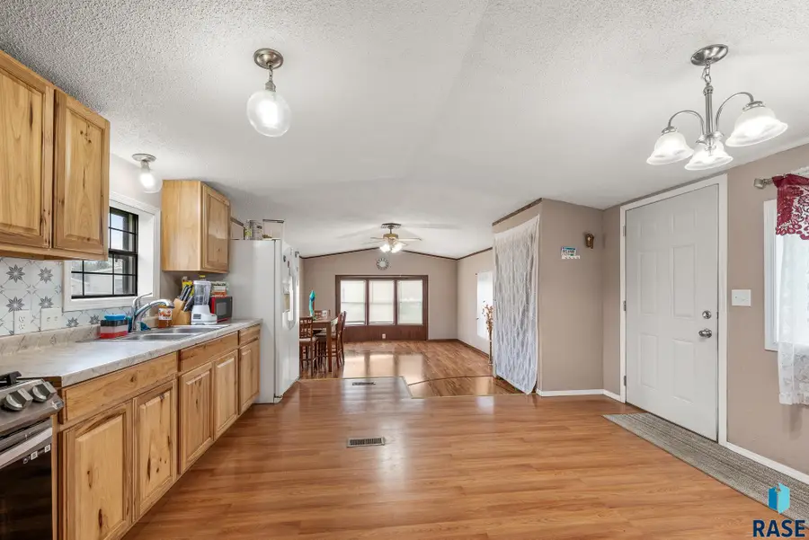 505 N Eagle Pl, Sioux Falls, SD 57107 - #3
