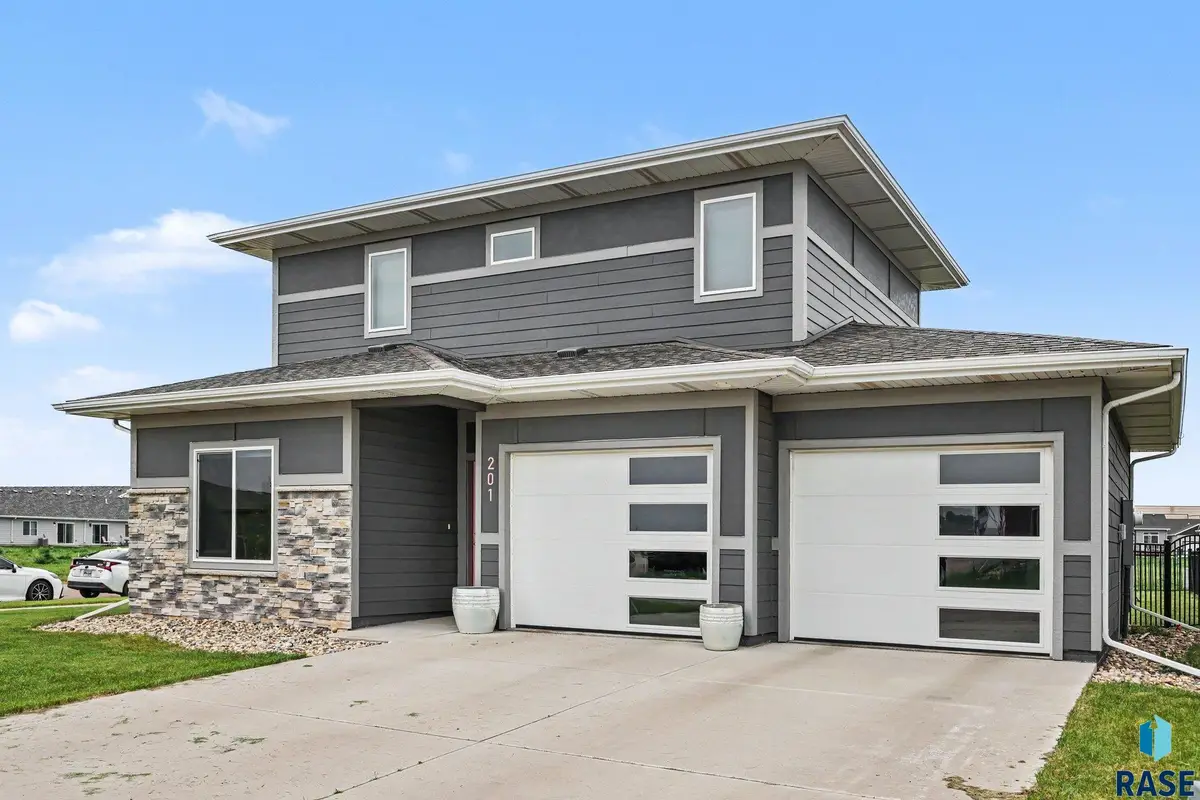 201 Lydia Ct, Harrisburg, SD 57032 - #1