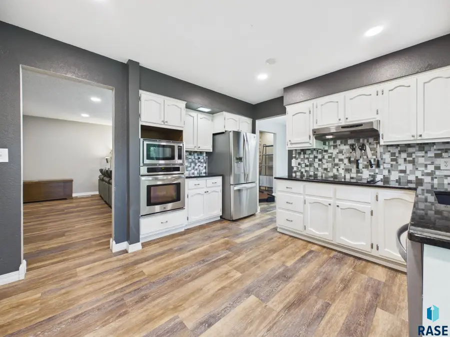 5600 W Pebble Creek Rd, Sioux Falls, SD 57106 - #2