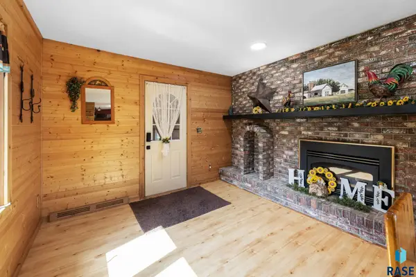 8417 W 46th St, Sioux Falls, SD 57106