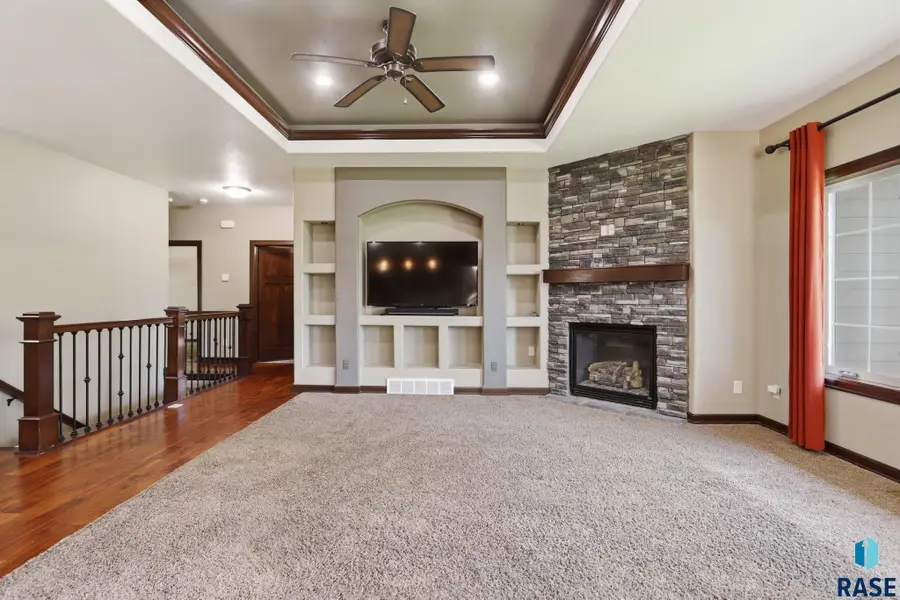 1817 S Copper Crest Cir, Sioux Falls, SD 57110 - #3