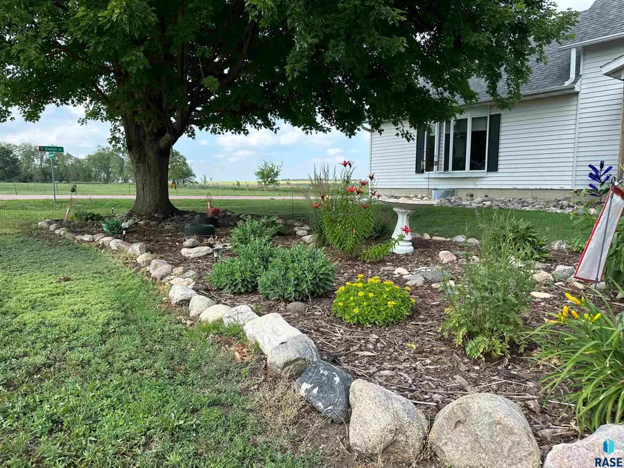 249 N Bon Homme St, Tabor, SD 57063 - #3