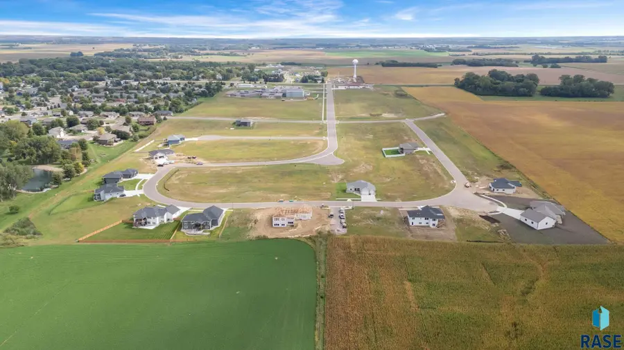 100 S Ridgeview Ave, Crooks, SD 57020 - #2