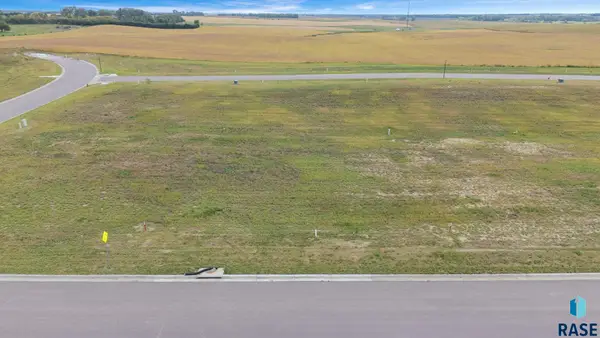 601 W Dianne St, Crooks, SD 57020