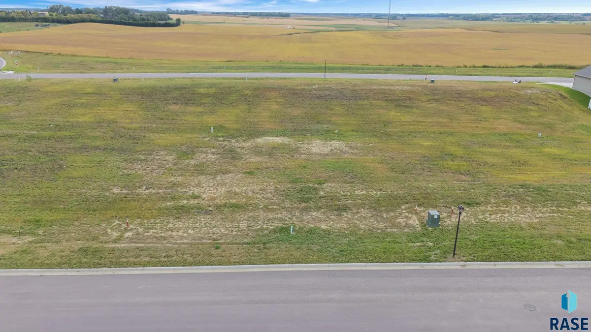 605 W Dianne St, Crooks, SD 57020 - #1
