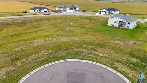701 W Dianne St, Crooks, SD 57020