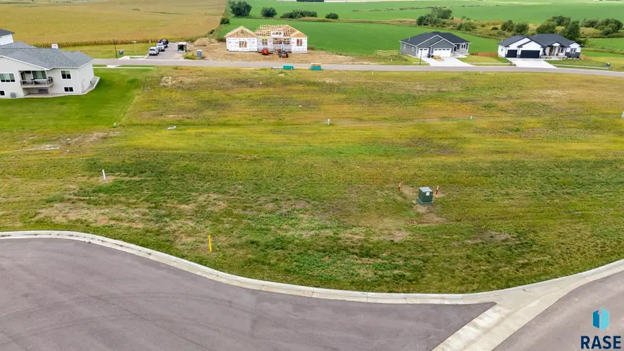 208 W Willow Trl, Crooks, SD 57020 - #2