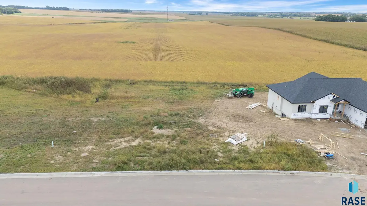 405 W Willow Trl, Crooks, SD 57020 - #1