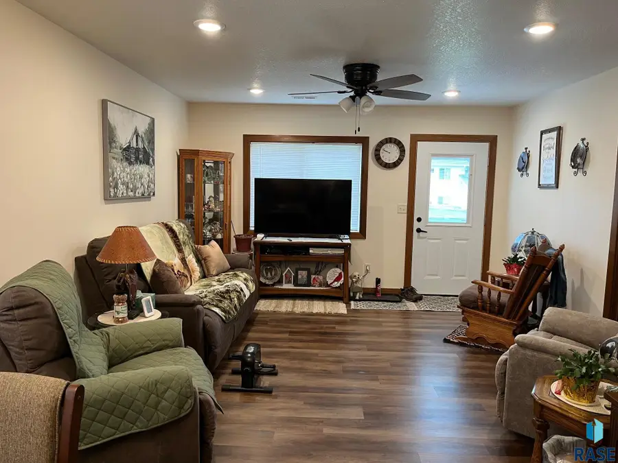 502 E 4th St, Canton, SD 57013 - #3