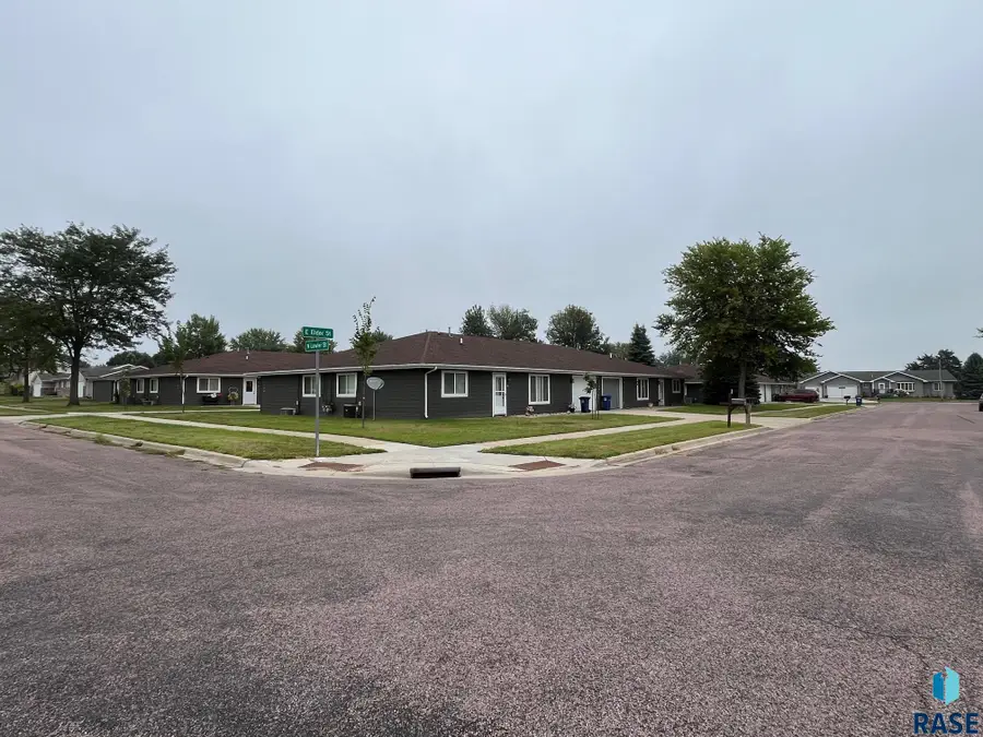 1100 E Elder St, Canton, SD 57013 - #3