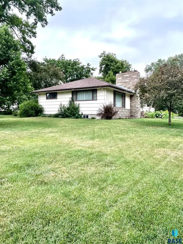 1509 S Carter Pl, Sioux Falls, SD 57105