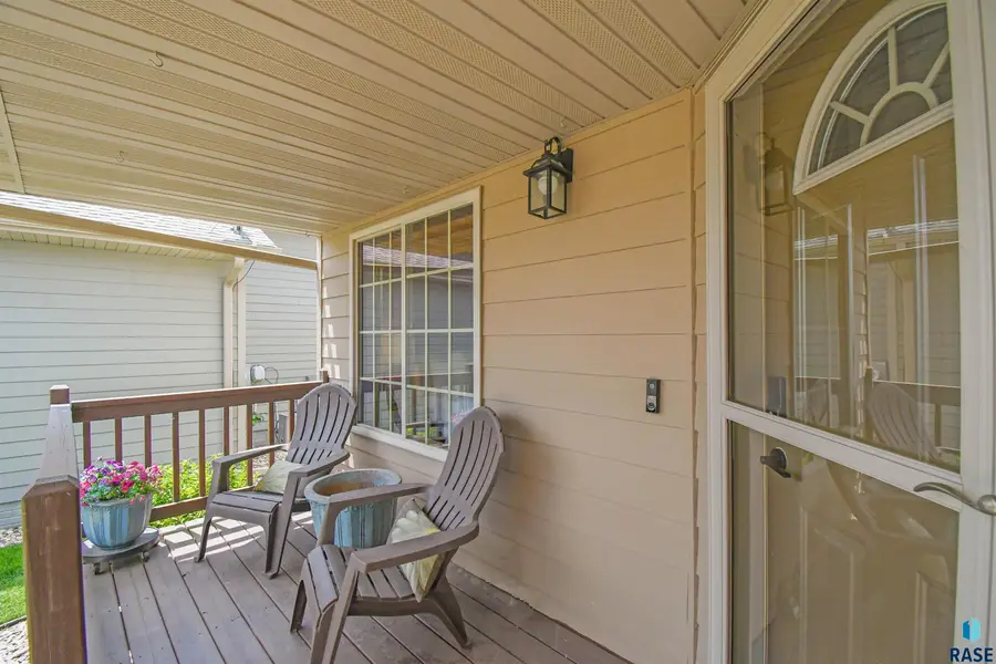 2301 S June Ave, Sioux Falls, SD 57106 - #2