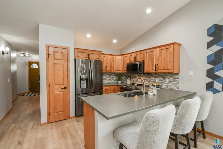 2301 S June Ave, Sioux Falls, SD 57106 - #3