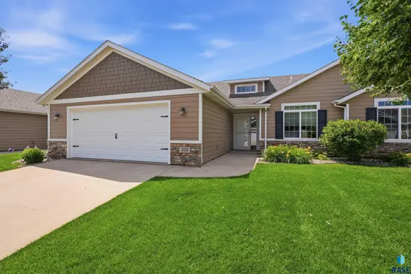 205 E 81st Pl, Sioux Falls, SD 57108