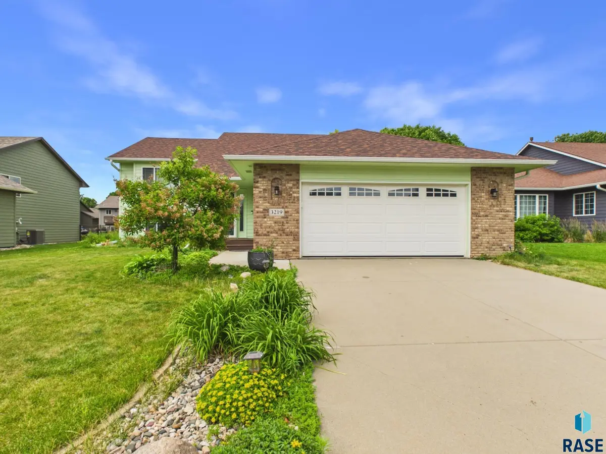 3219 S Grace Ave, Sioux Falls, SD 57103 - #1