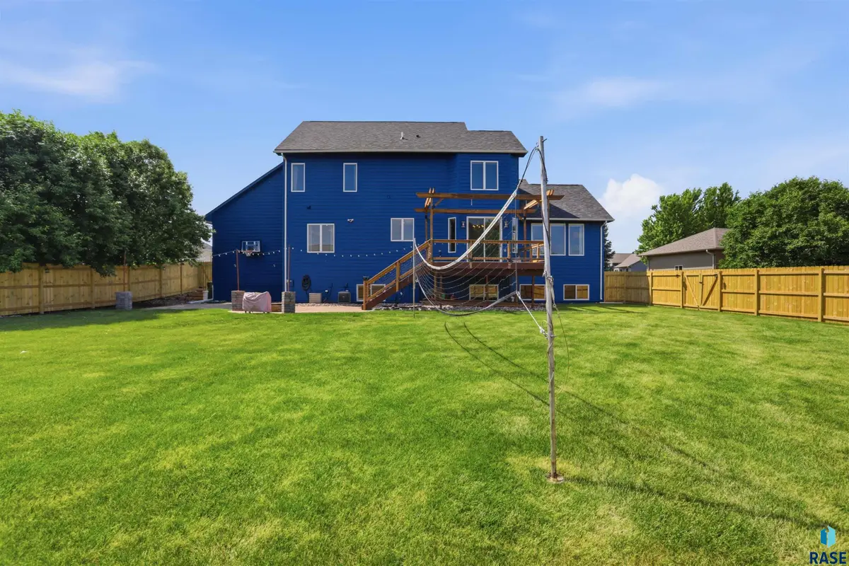 7704 32nd St, Sioux Falls, SD 57106 - #1