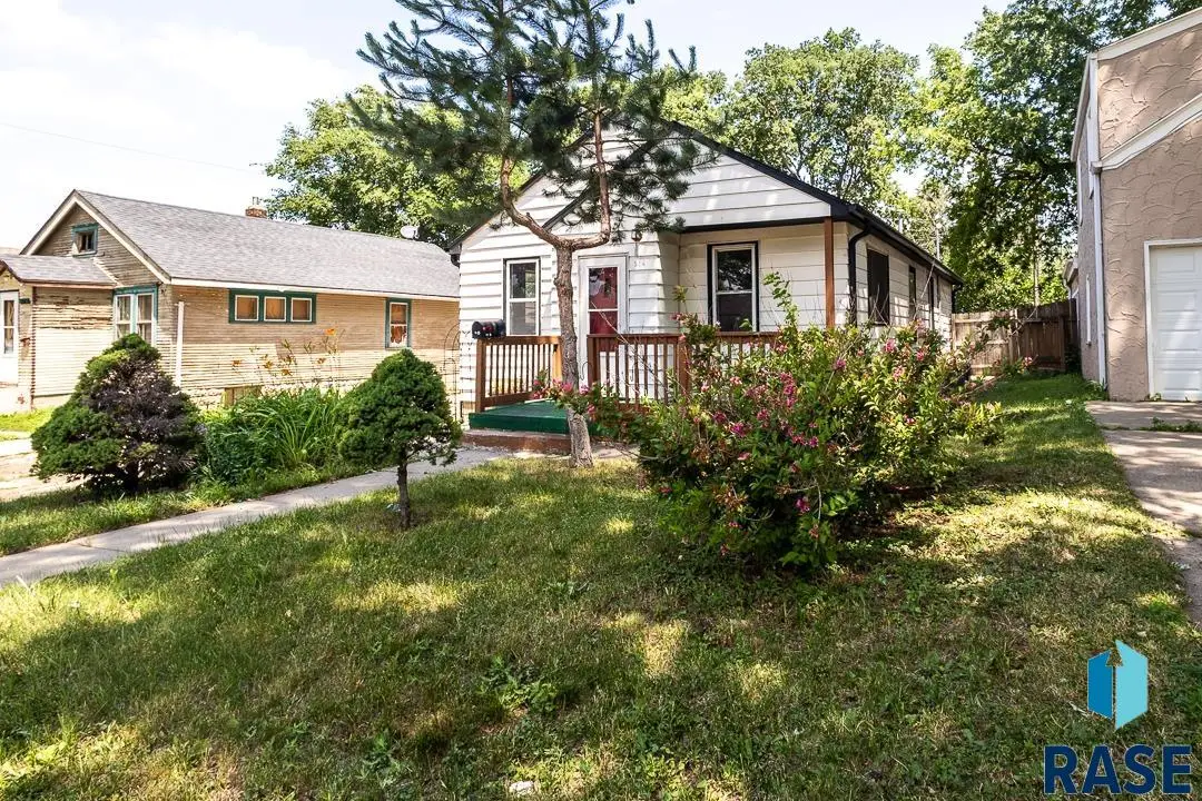 514 N French Ave, Sioux Falls, SD 57103 - #1