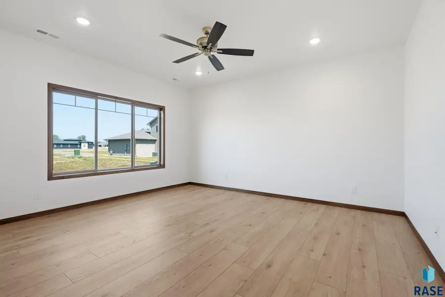 6143 S Bison Pl, Sioux Falls, SD 57108 - #3