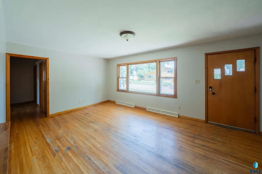 3005 S 5th Ave, Sioux Falls, SD 57105 - #3