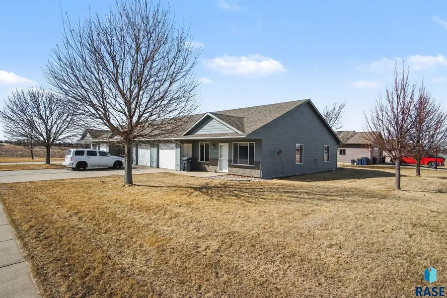 401 S Main Ave #C, Garretson, SD 57030 - #2