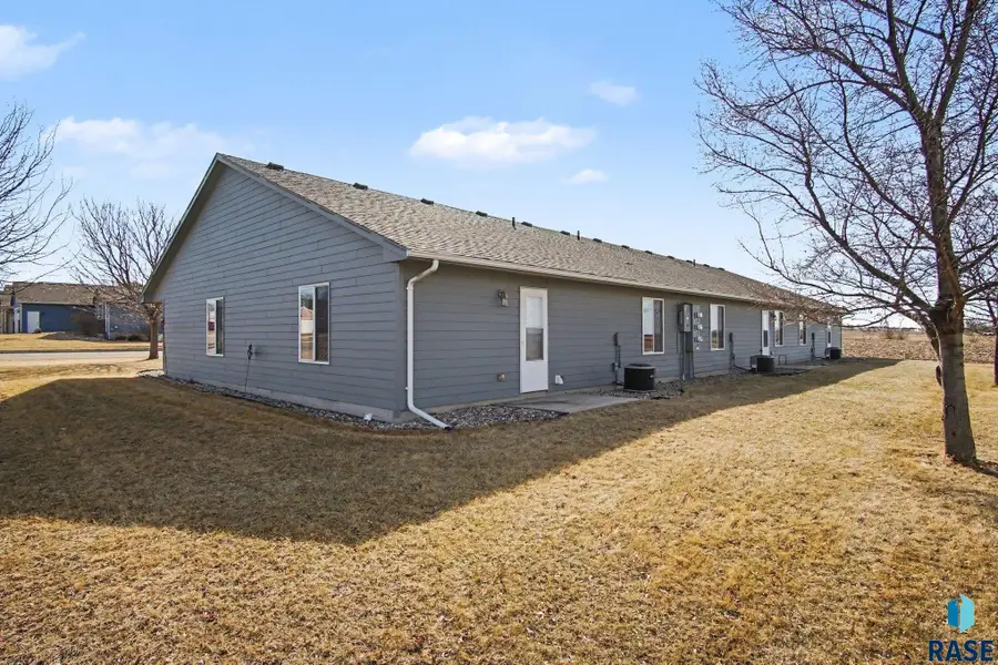 401 S Main Ave #C, Garretson, SD 57030 - #3