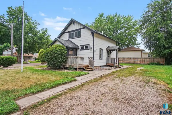 1801 N Wayland Ave, Sioux Falls, SD 57103