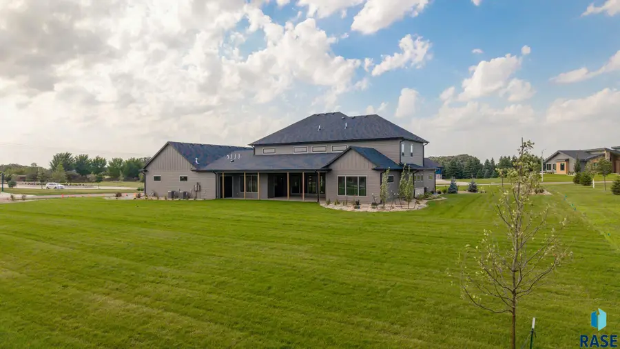 5501 E Markham St, Sioux Falls, SD 57110 - #3