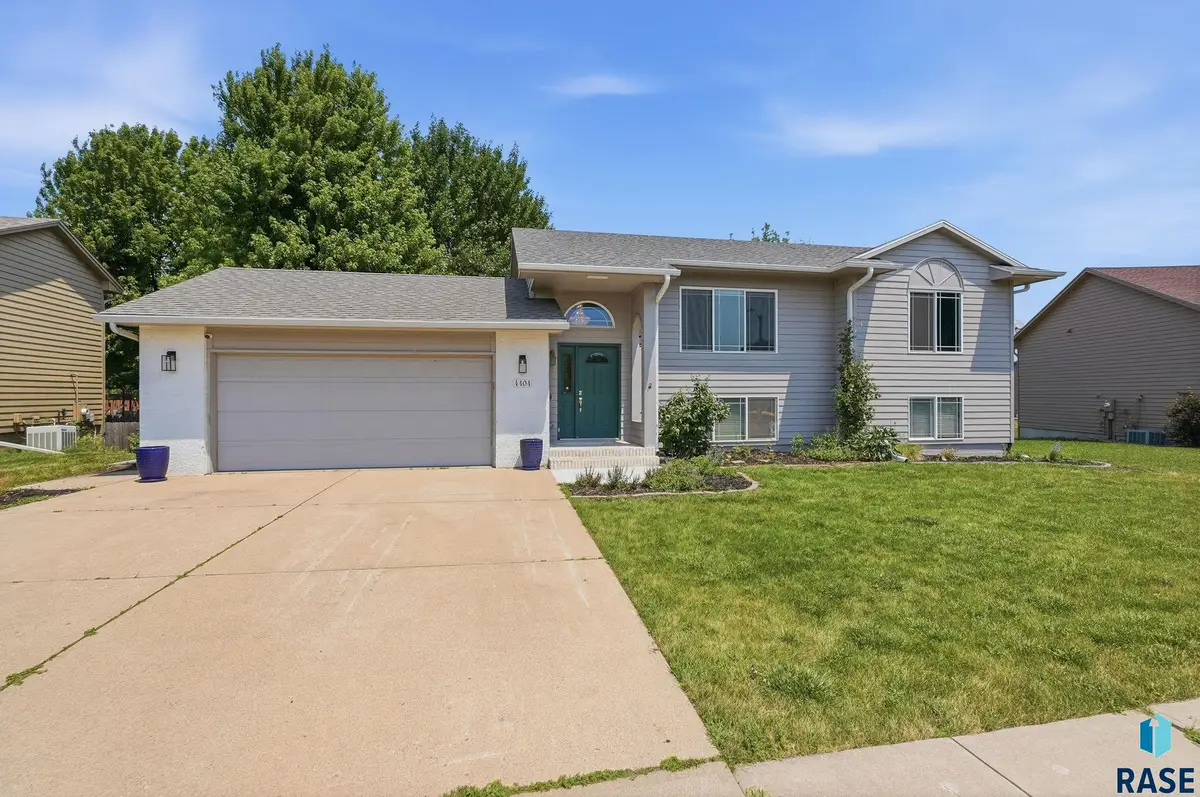 4404 E Steeple Cir, Sioux Falls, SD 57103 - #1