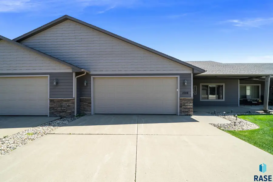 1006 Tanner Ct, Tea, SD 57064 - #2