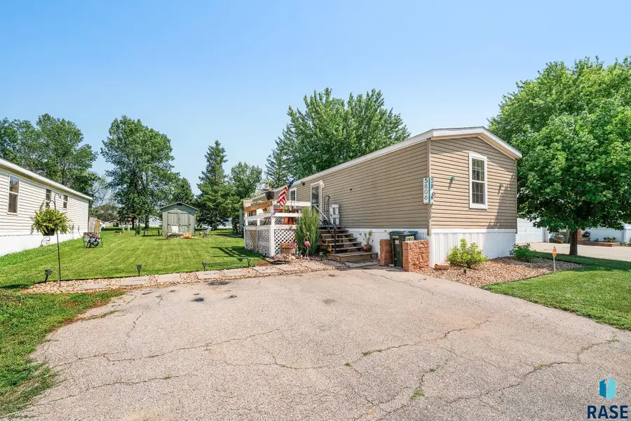 5806 W Tanager Pl, Sioux Falls, SD 57107 - #3