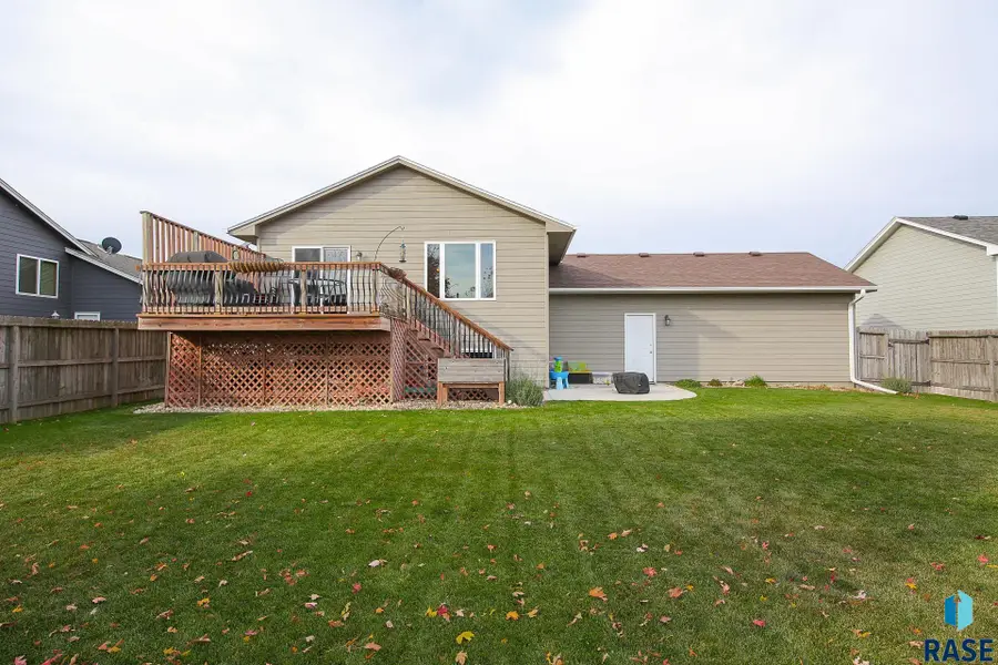 3704 S Stanford Ave, Sioux Falls, SD 57106 - #3