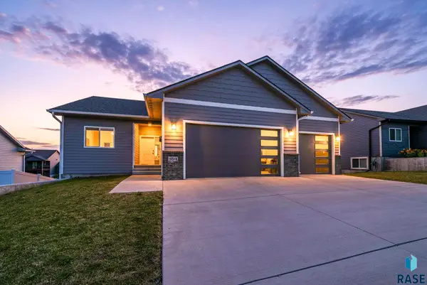1014 N Archer Dr, Sioux Falls, SD 57103