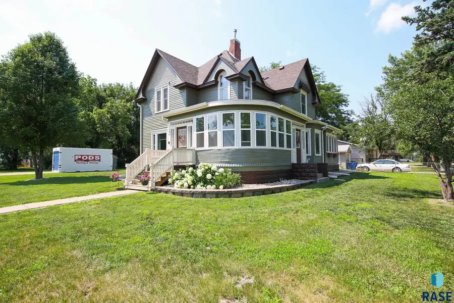 104 W Rummel Ave, Lennox, SD 57039 - #2