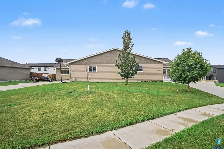 411 Cypress Cir, Harrisburg, SD 57032 - #3