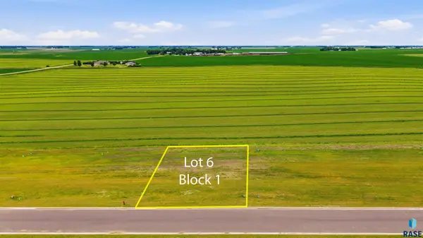 1503 Castle St, Larchwood, IA 51241