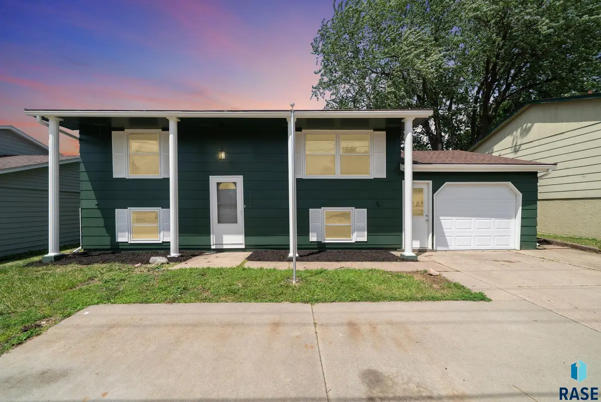 313 S Sycamore Ave, Sioux Falls, SD 57110 - #1