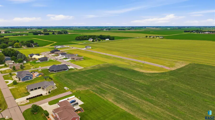 1406 Castle St, Larchwood, IA 51241 - #2