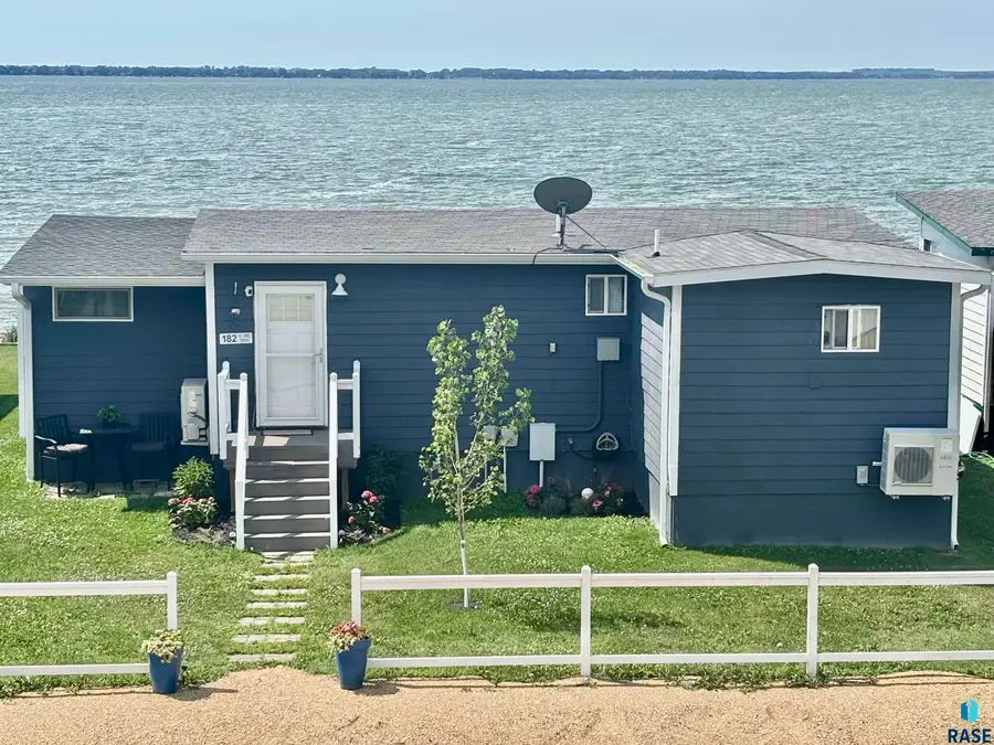 182 N Lake Dr, Castlewood, SD 57223 - #3